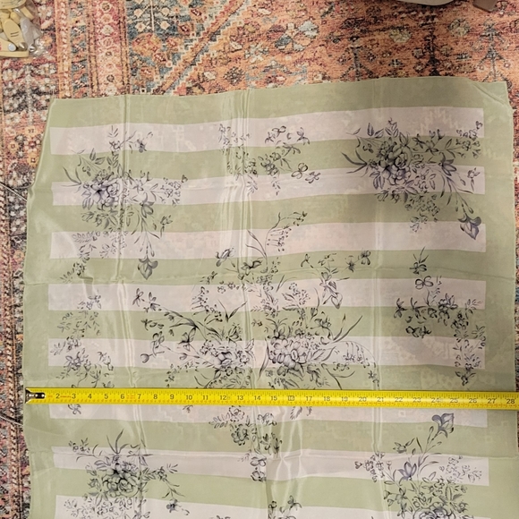 Honey Vintage Silk scarf 28 " sq - Picture 7 of 8